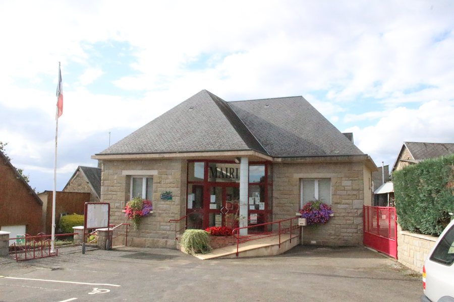 File:Saint-Brice-de-Landelles - Mairie.jpg