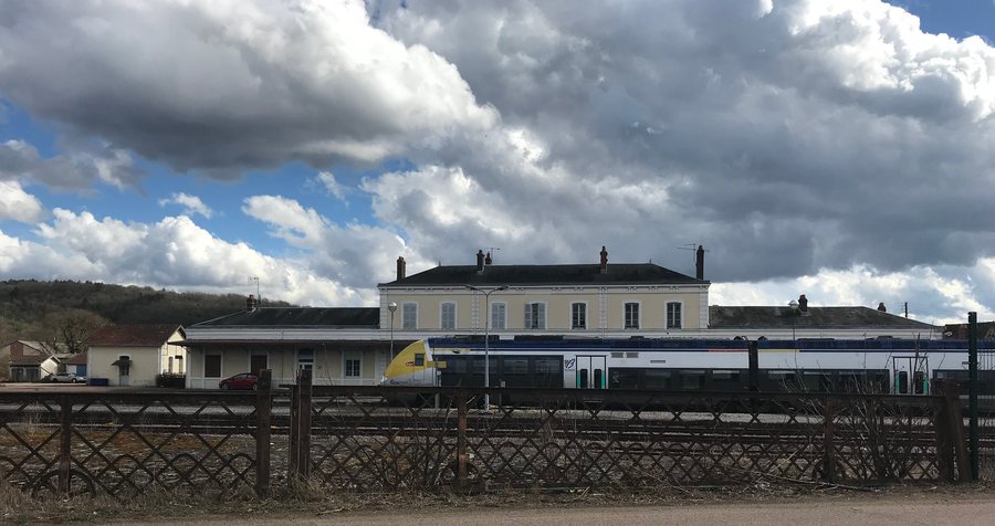 File:Gare de Clamecy (Nièvre, France) en 2018.jpg