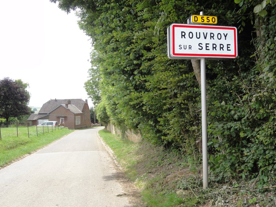 File:Rouvroy-sur-Serre (Aisne) city limit sign.JPG