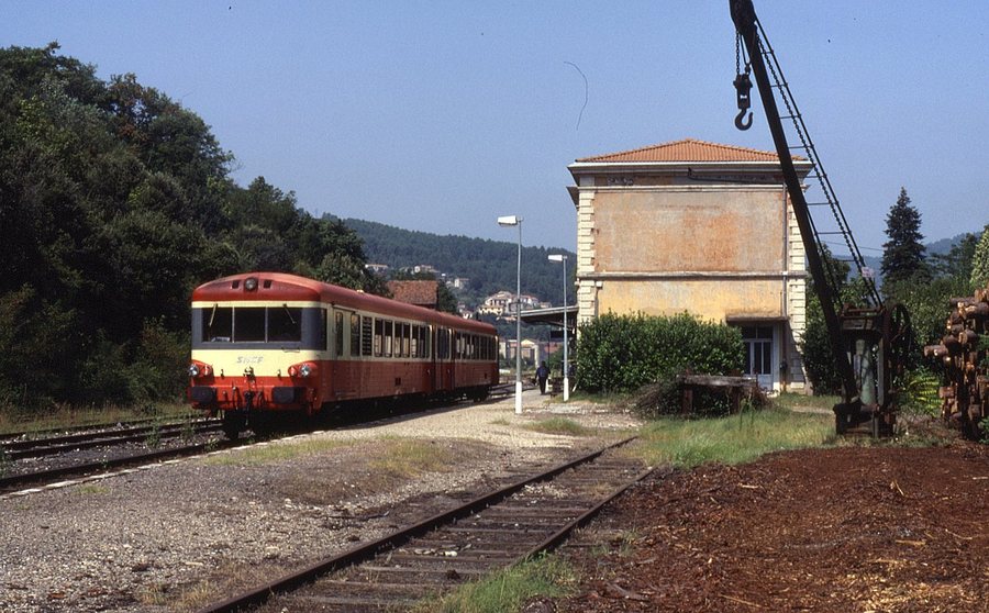 File:18.08.92 Bessèges X4544 (5976063804).jpg