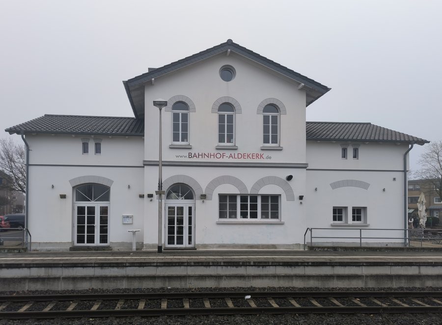 File:Aldekerk central station, Kerken.jpg