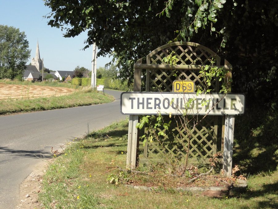 File:Thérouldeville (Seine-Mar.) entrée.jpg