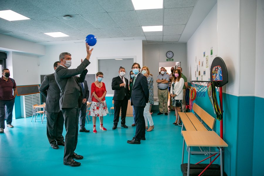 File:Inauguración del CEIP ´El Duende´ de Nambroca (51428342167).jpg