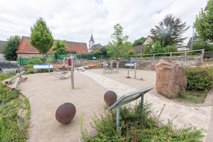 Mehrgenerationenplatz in Reichartshausen