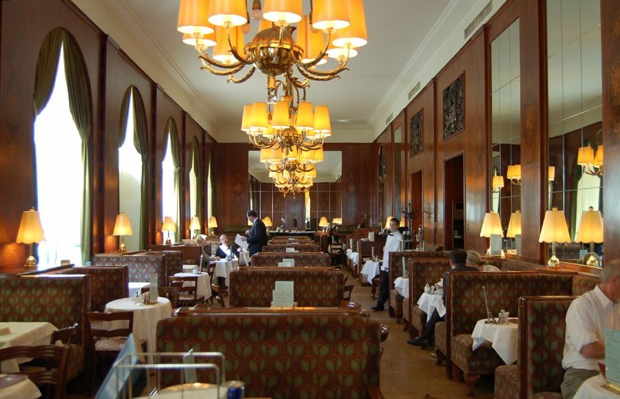 Interno di un caffè viennese