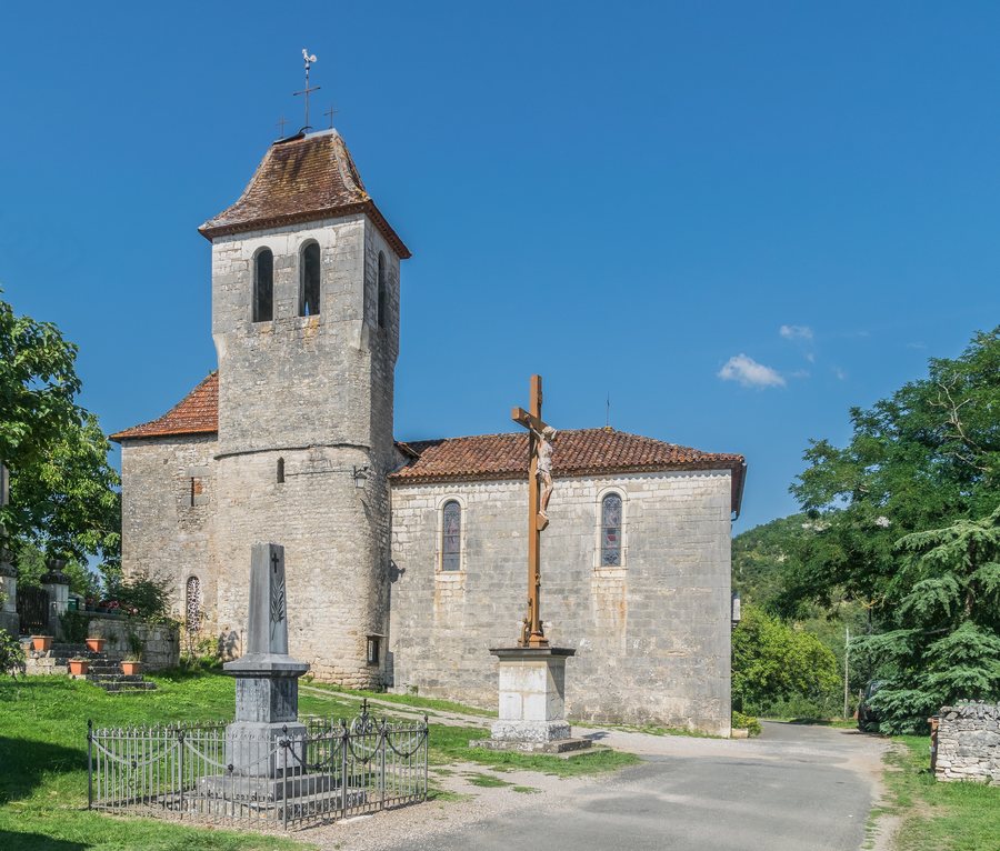 File:Saint Saturnin Church of Brengues 02.jpg
