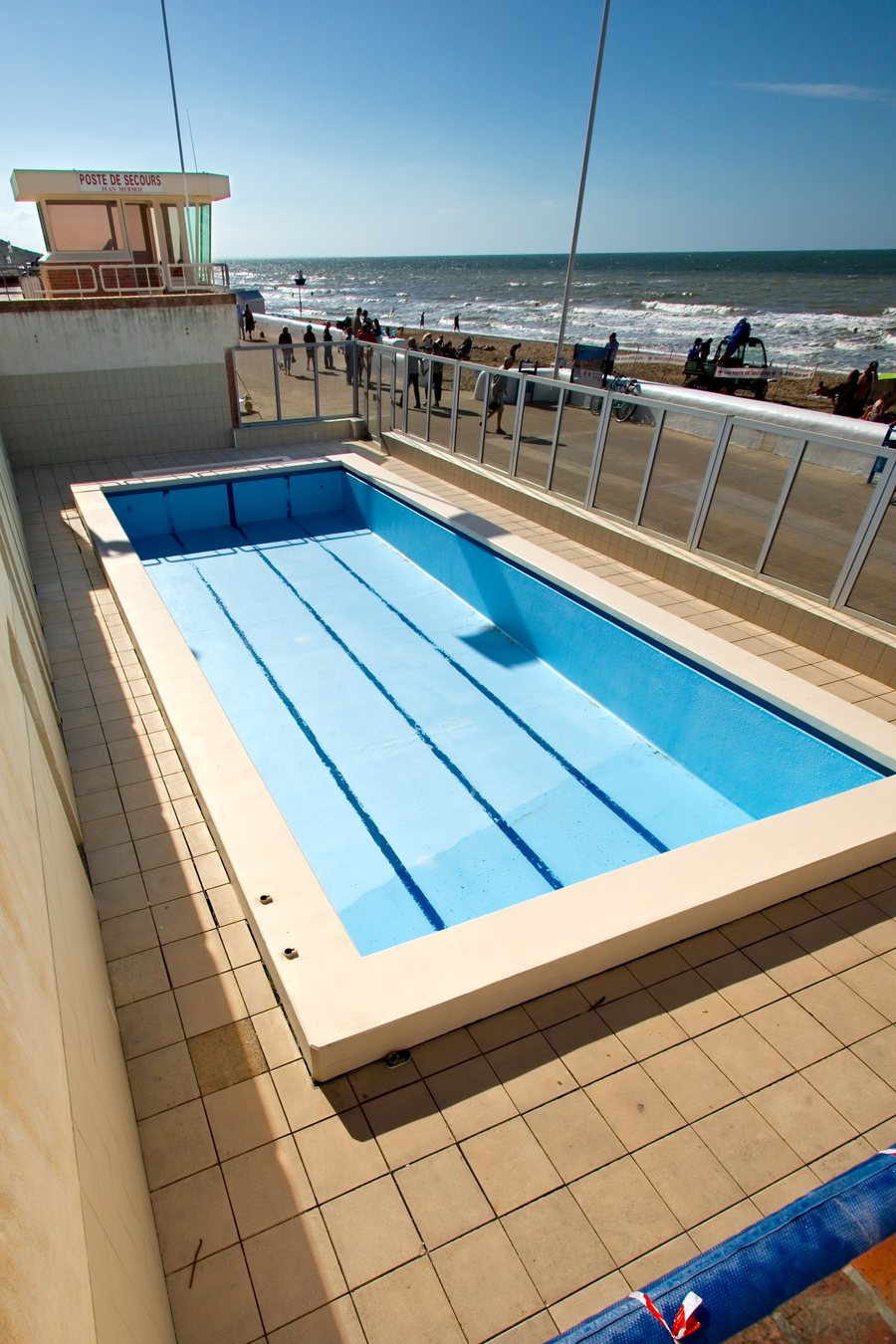 File:Piscine de Villers-sur-Mer (14, France) 01.jpg