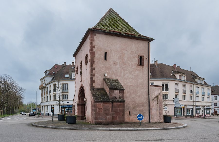 File:Porte de Wissembourg in Haguenau (2).jpg