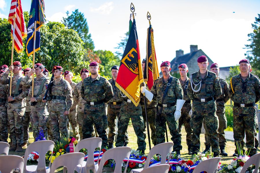File:Gourbesville 82nd Memorial Ceremony (7247978).jpg