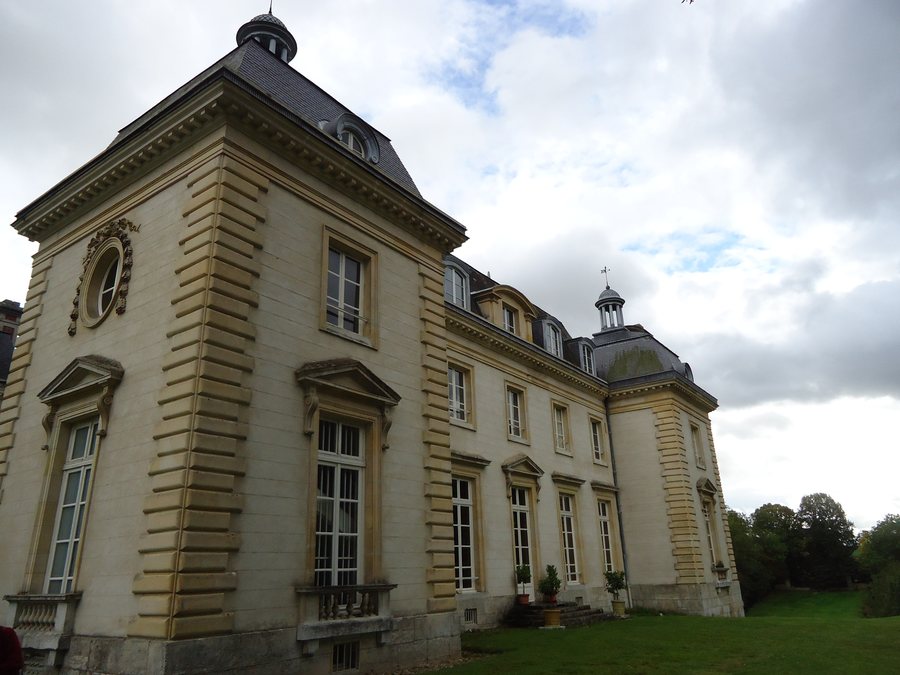 File:Saint-Aquilin de Pacy - Chateau du Buisson de Mai.JPG