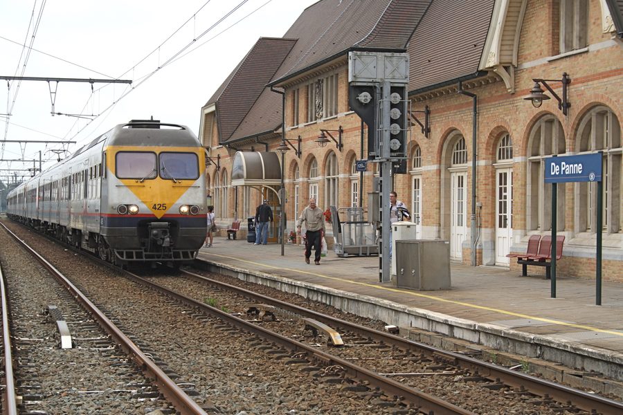 Stazione ferroviaria di De Panne ad Adinkerke