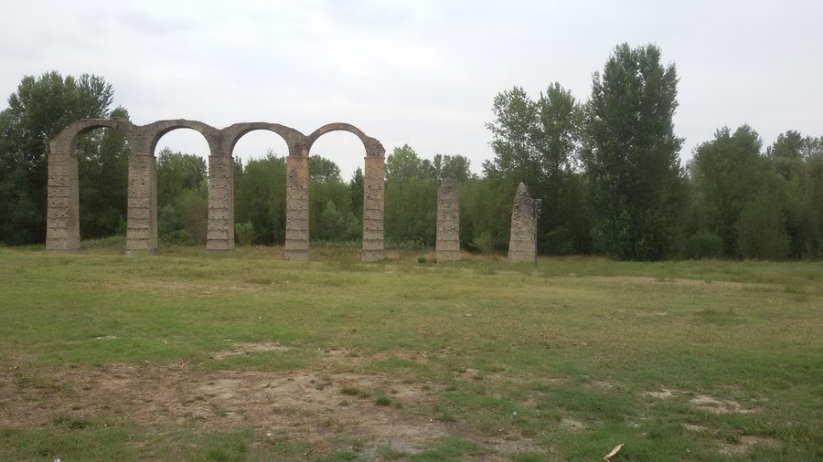 Acquedotto romano ad Acqui Terme, Italia