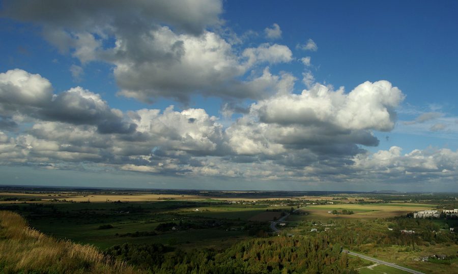 Blick von der Kiviõli-Tuhamägi auf die Umgebung in Ida-Viru