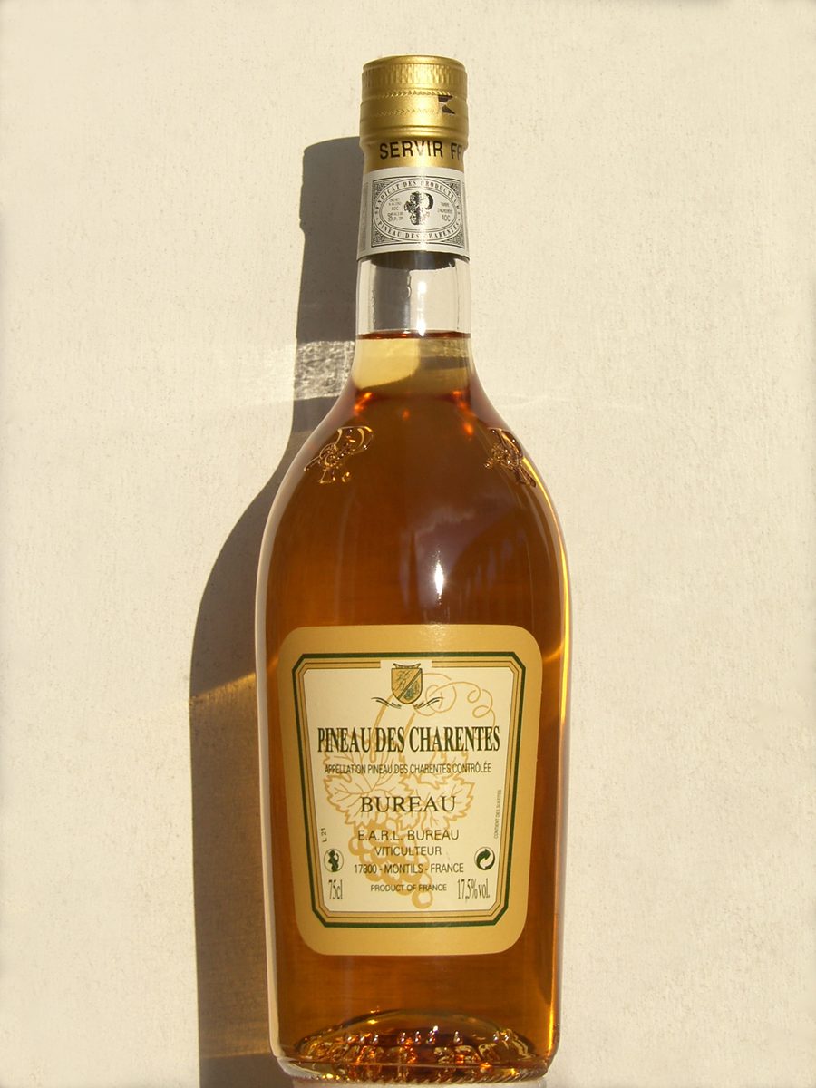 Bottiglia di Pineau des Charentes dalla Charente-Maritime