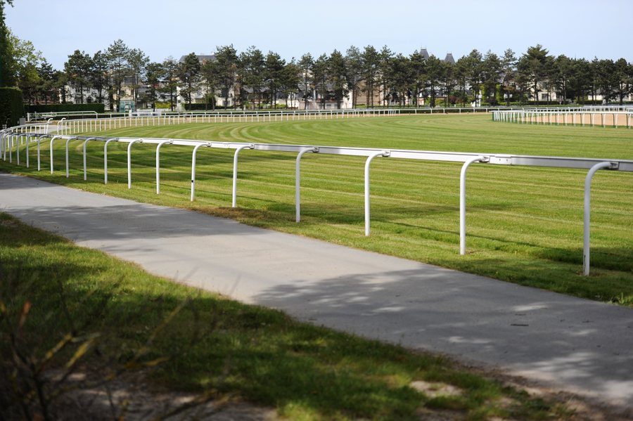 File:Deauville-La Touques racecourse 001.jpg