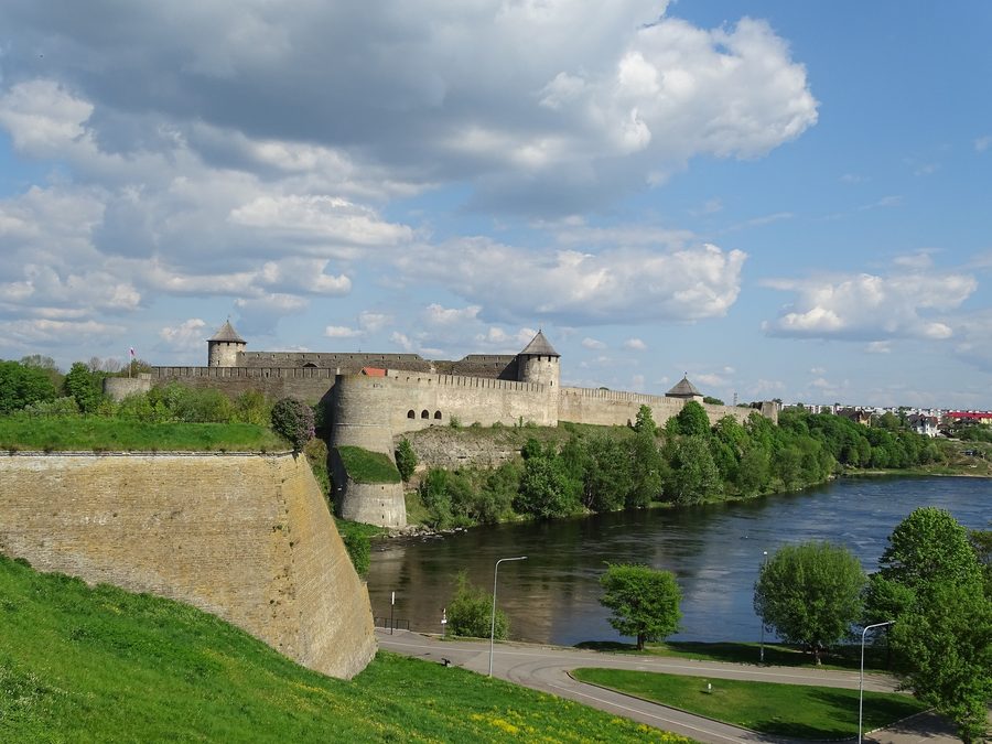 Fortezza di Ivangorod sul fiume Narva a Ivangorod, Russia