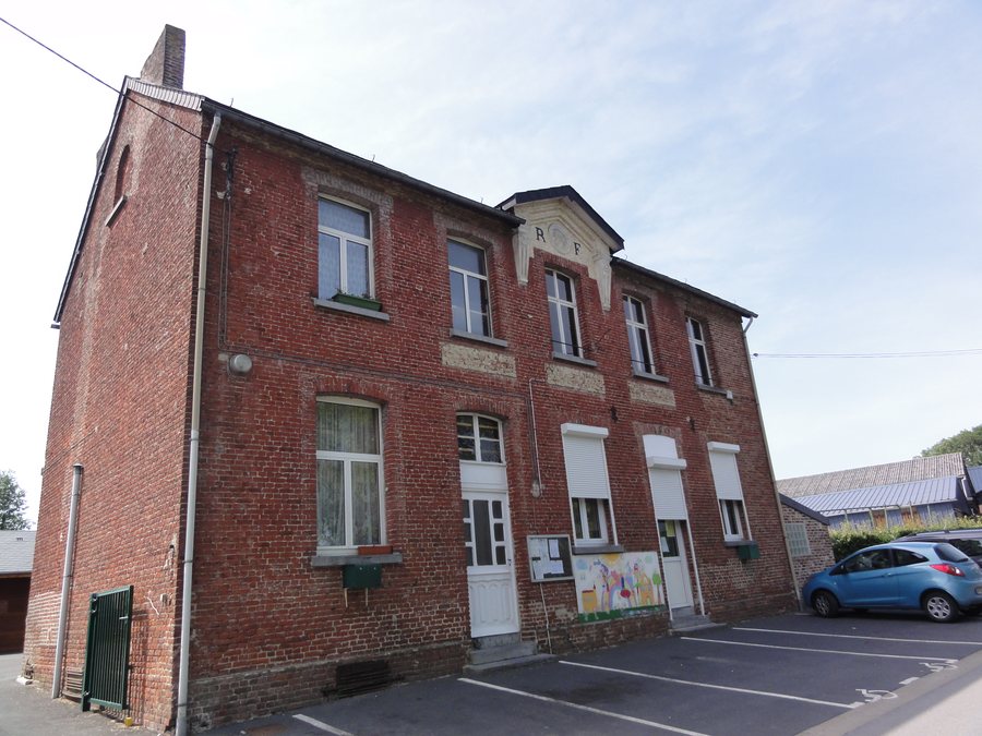 File:Amfroipret (Nord, Fr) école.JPG