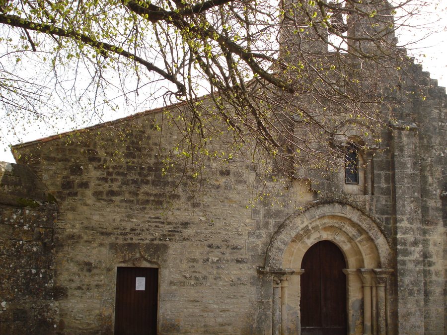File:Villiers-Couture Eglise.JPG