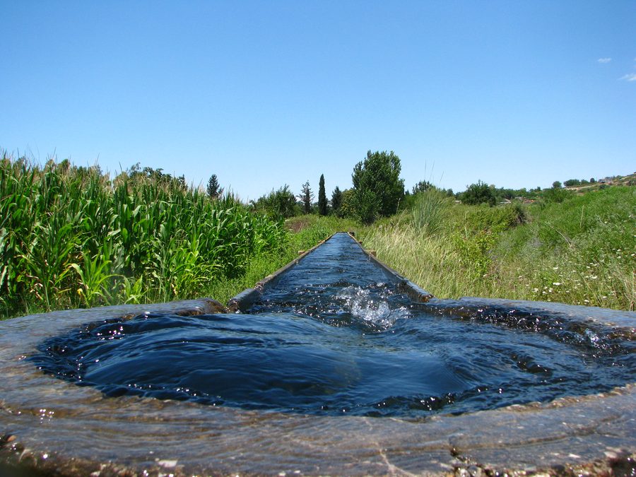 Canale di irrigazione nella provincia di Osmaniye