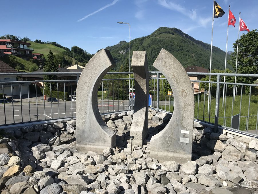 Fontana presso la sede comunale a Ennetmoos, Nidvaldo