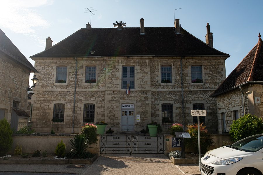 File:Hôtel de ville de Choisey.jpg