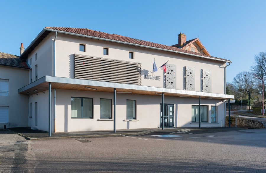 File:Town hall of Meilhac (1).jpg