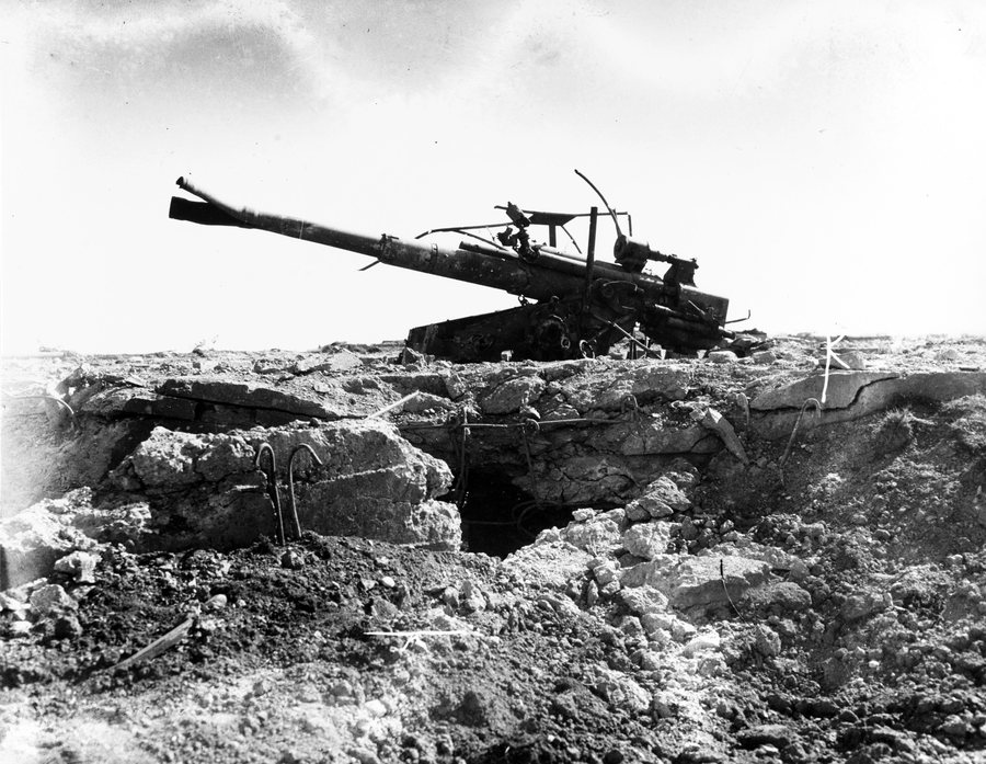 File:Wrecked German gun at Brest, France, 7 September 1944 (SC 232164).jpg