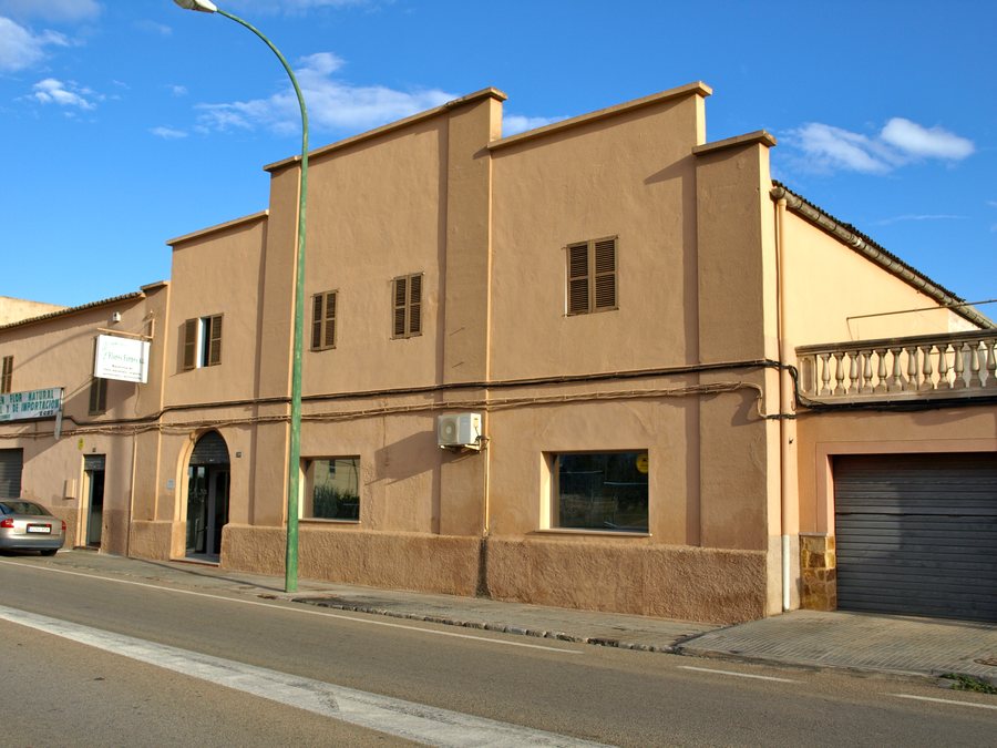 File:Antic cine de Son Ferriol.JPG