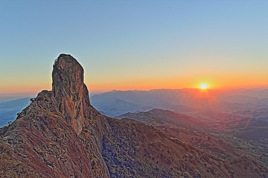 Pedra do Baú, vista da Pedra do Bauzinho al tramonto
