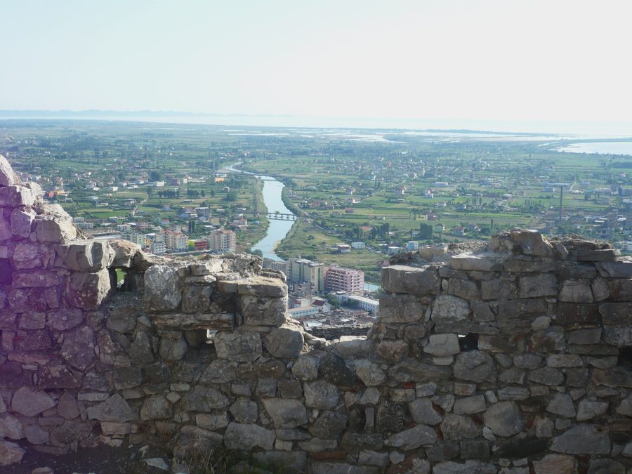 Fortezza di Lezhë con vista sulla città.