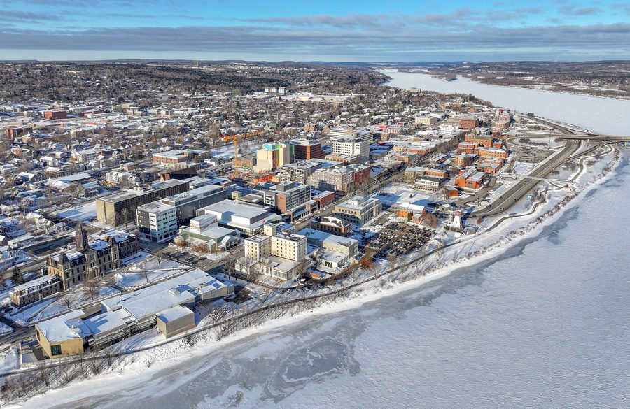 Veduta aerea del centro di Fredericton nel New Brunswick.