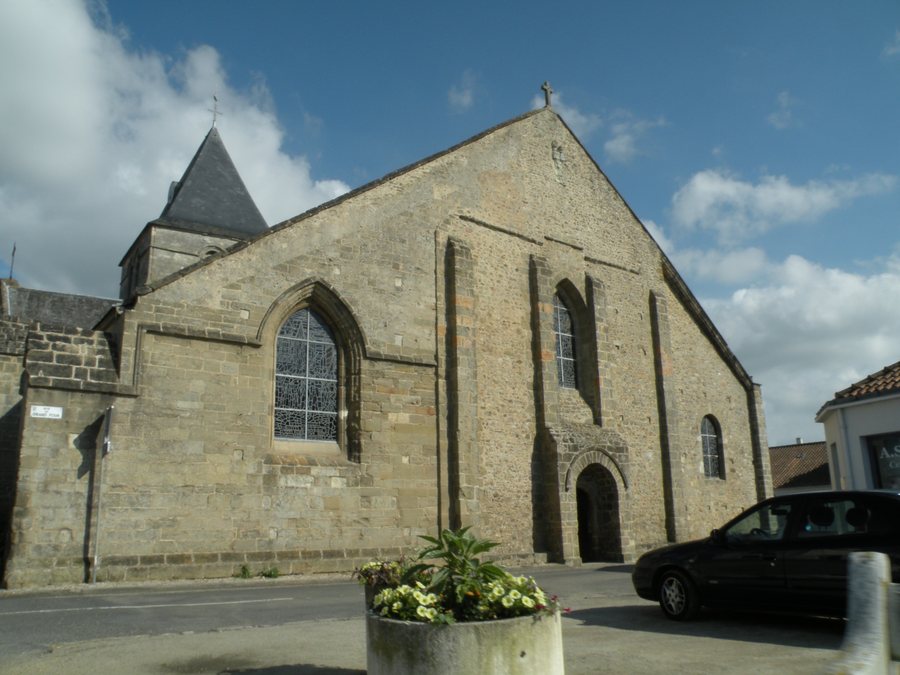 File:Beauvoir-sur-Mer église.jpg