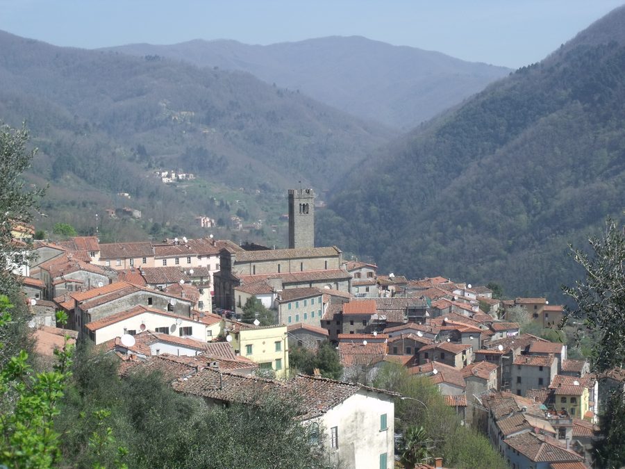 Panorama di Villa Basilica nella provincia di Lucca, Toscana