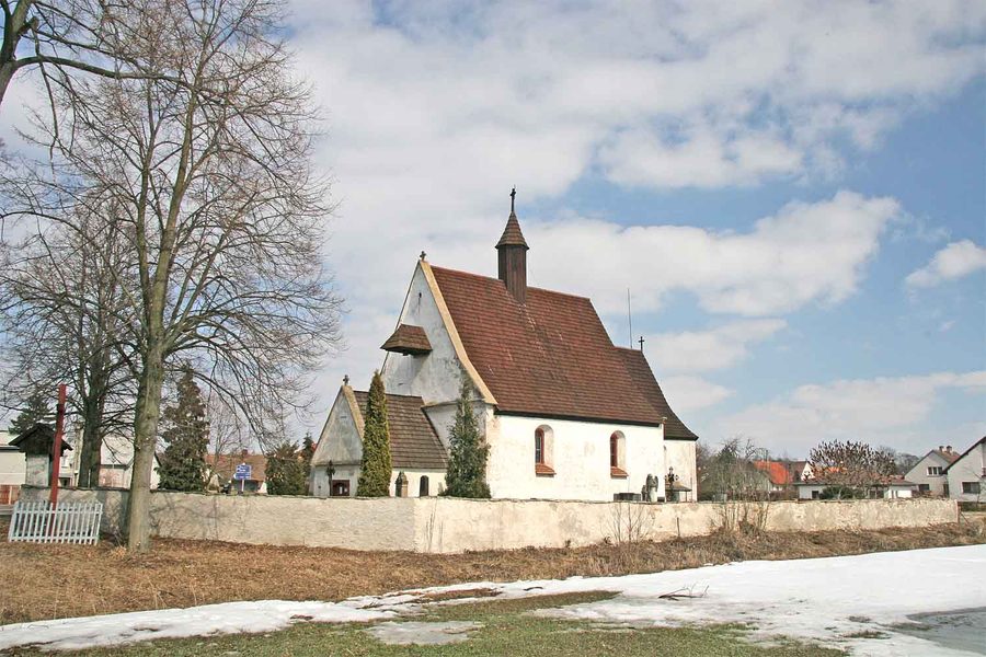 Kirche der Heiligen Maria Magdalena in Ledce im Okres Hradec Králové