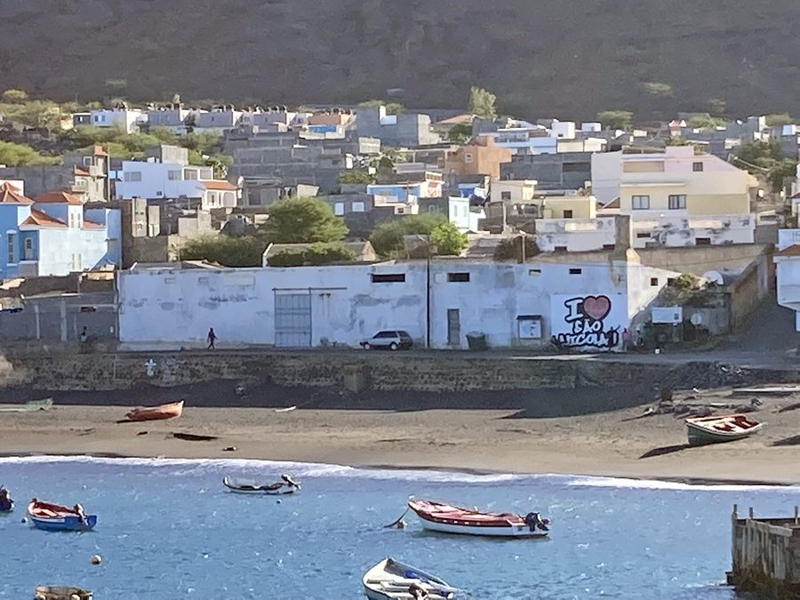 Costa di Tarrafal de São Nicolau nelle prime ore del mattino