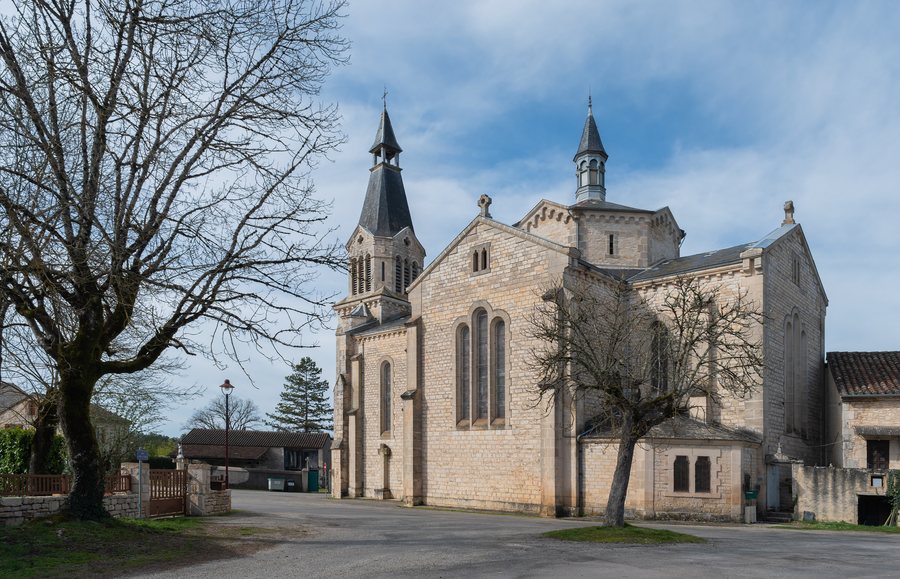 File:St Peter in chains church in Vaylats 15.jpg