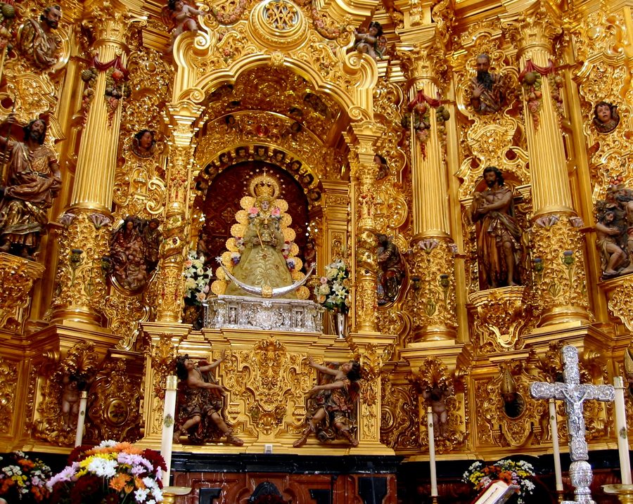 Altare con la Virgen del Rocío a El Rocío presso Almonte