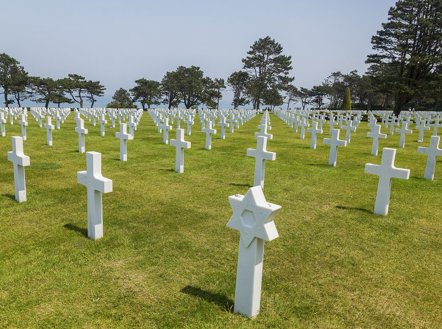 File:Military cemetery in Colleville-sur-Mer, France.jpg