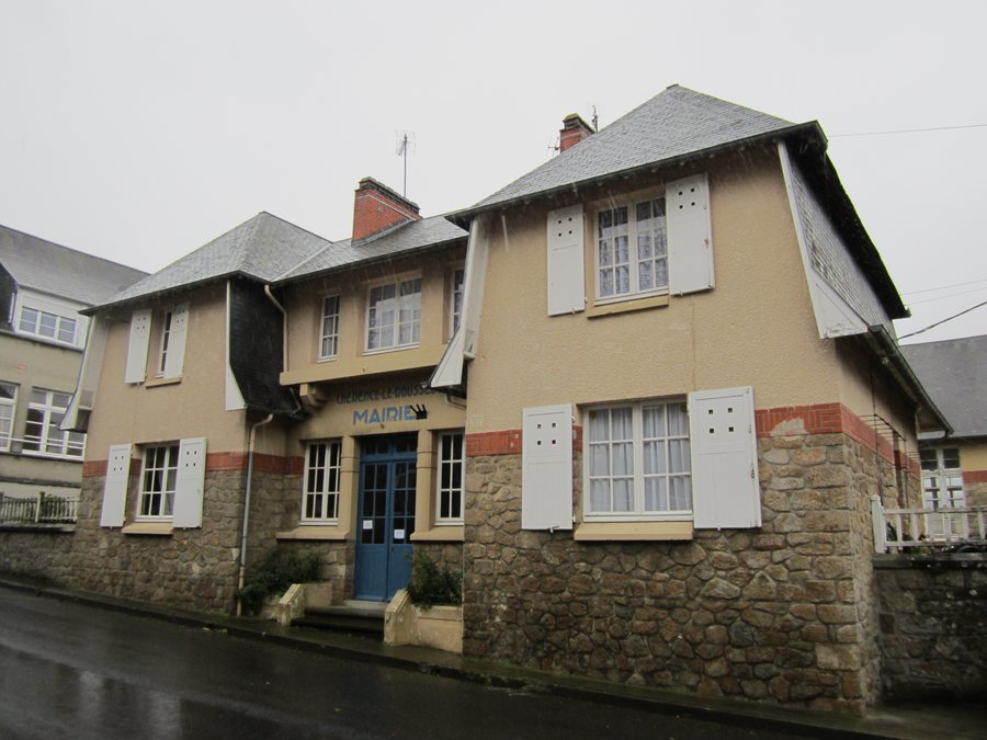 File:Chérencé-le-Roussel - Mairie.JPG