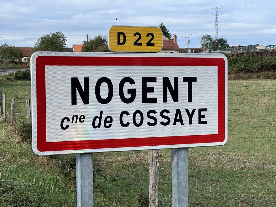 File:Panneau Entrée Nogent Route Lamenay - Cossaye (FR58) - 2023-09-22 - 2.jpg