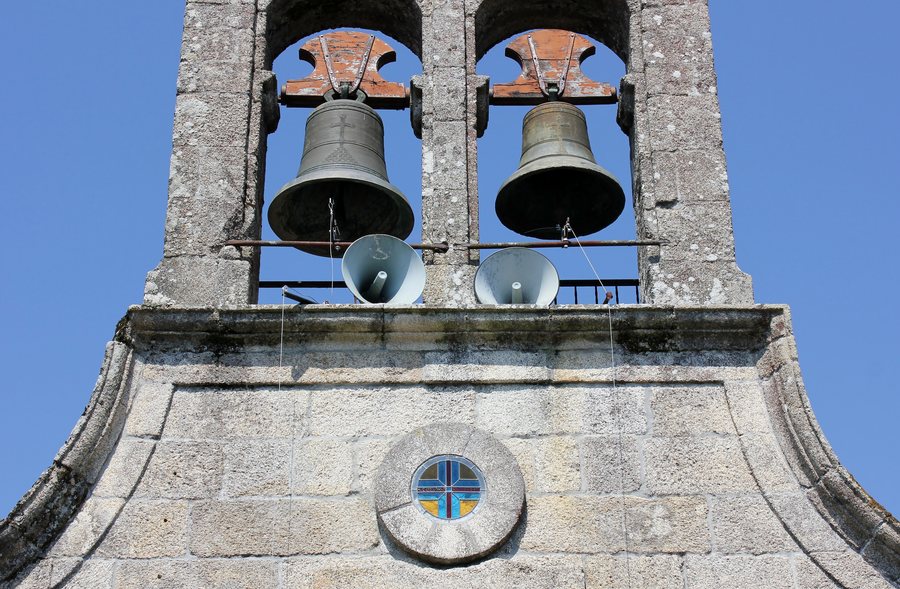 File:13-Detalle de la iglesia de San Cristóbal de Castro de Carballedo.jpg