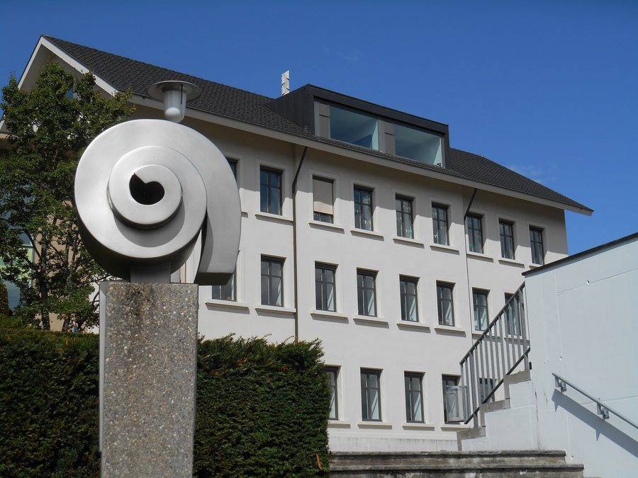 Wehrlinschulhaus in Oberwil im Baselbiet