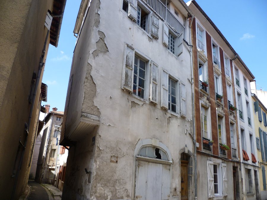 File:Saint-Girons - Rue Rouaix - Rue Saint-Valier - 20100727 (1) 1.jpg