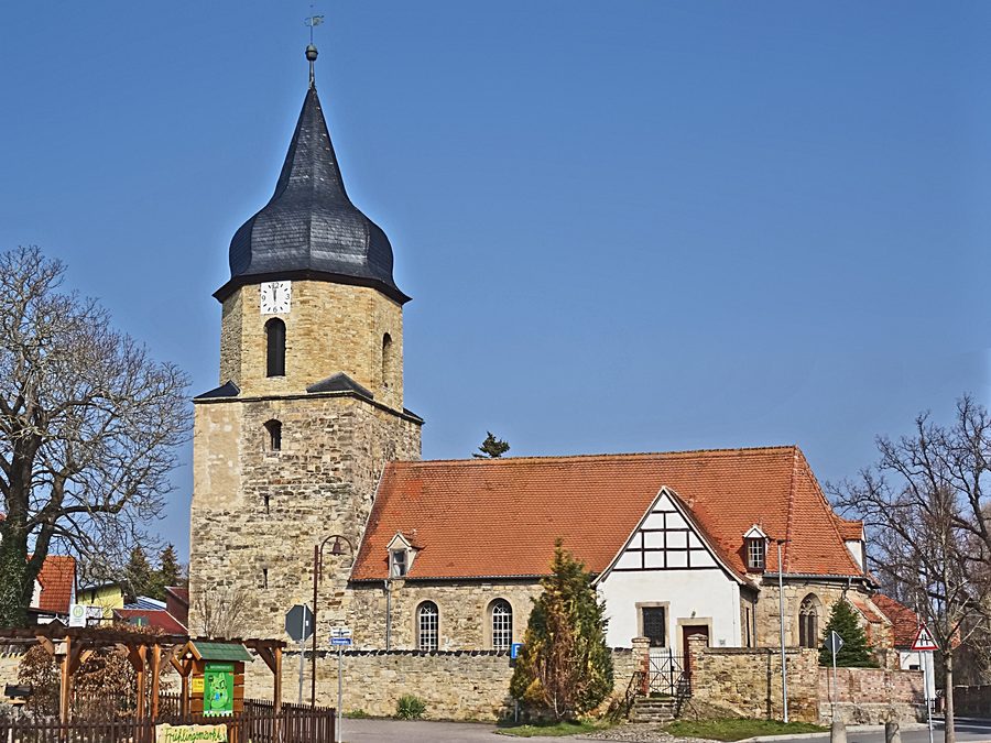 Chiesa di paese di San Benedetto a Schochwitz da sud