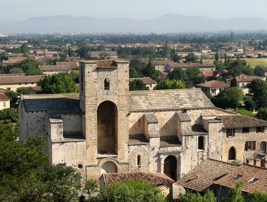 File:Pernes-les-Fontaines Église Notre-Dame-de-Nazareth France 2008.jpg