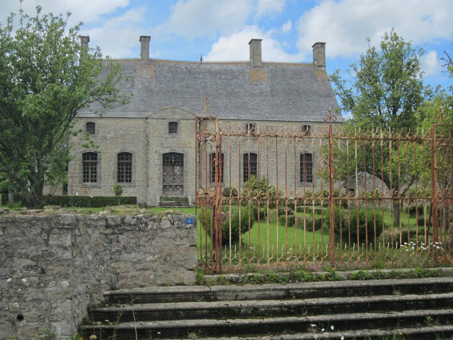 File:Brillevast - Ancien Presbytère.JPG