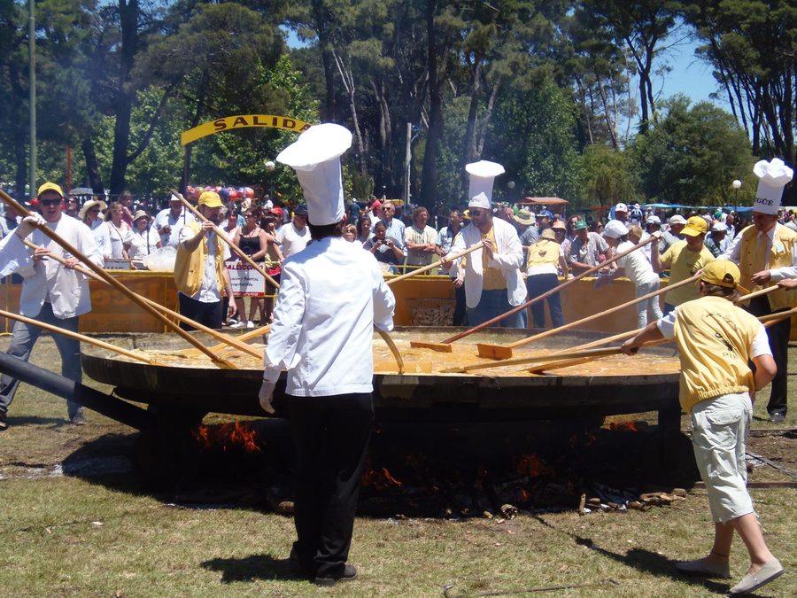 Fiesta del Omelette Gigante a Pigüé