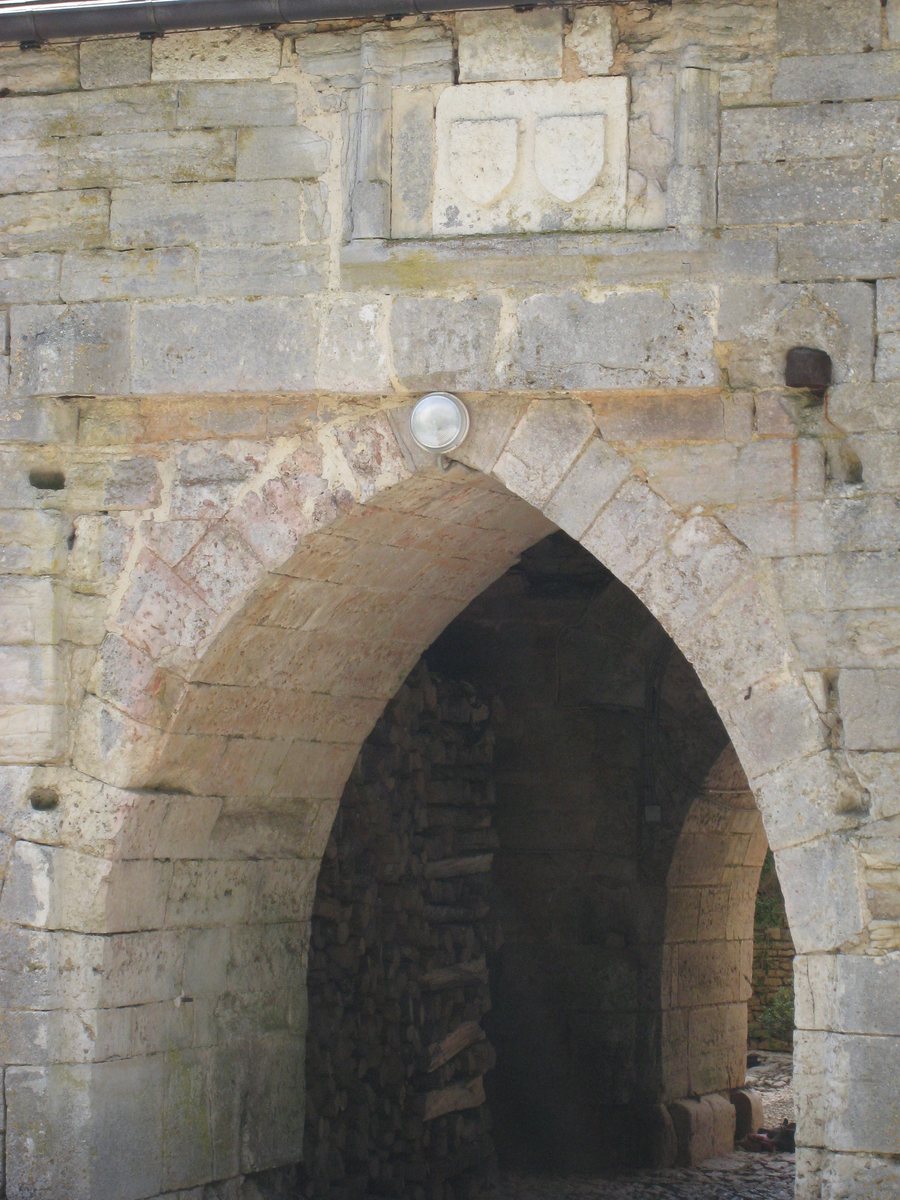 File:Château de Cusey 01.jpg