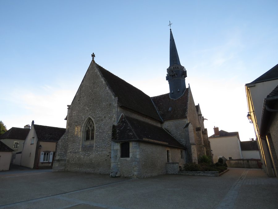 File:Cherreau - Eglise Saint-Symphorien 01.jpg