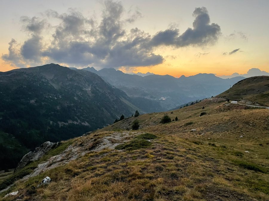 Paesaggio montano dell'alta Valle Stura presso Vinadio al tramonto